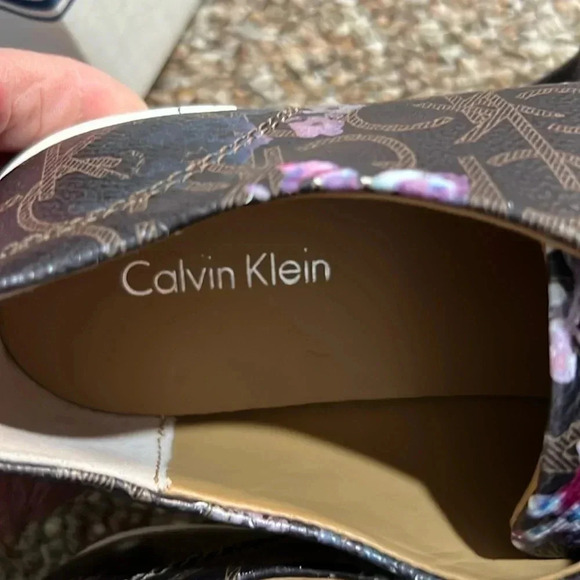 Calvin Klein Imilia size 7 1/2 Flower Walking Sneakers Trainers - Picture 6 of 8